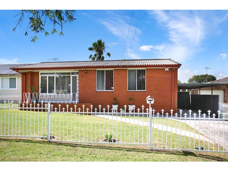 9 Gibson Ave, Casula NSW 2170