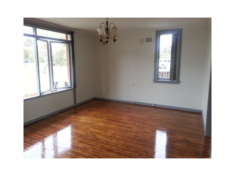 9 Gibson Ave, Casula NSW 2170