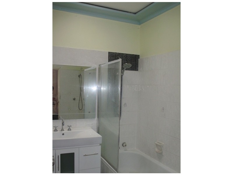 6 St Pauls Cres, Liverpool NSW 2170