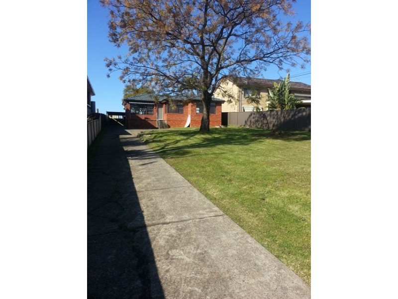 4 Twenty Second Ave, West Hoxton NSW 2171