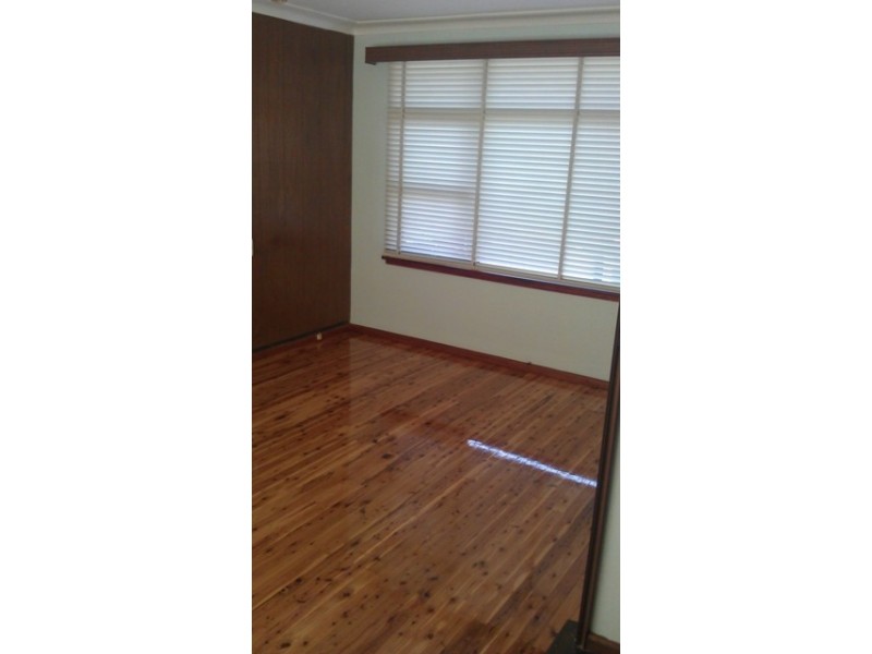 4 Twenty Second Ave, West Hoxton NSW 2171