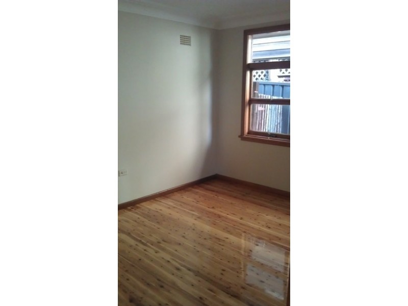 4 Twenty Second Ave, West Hoxton NSW 2171