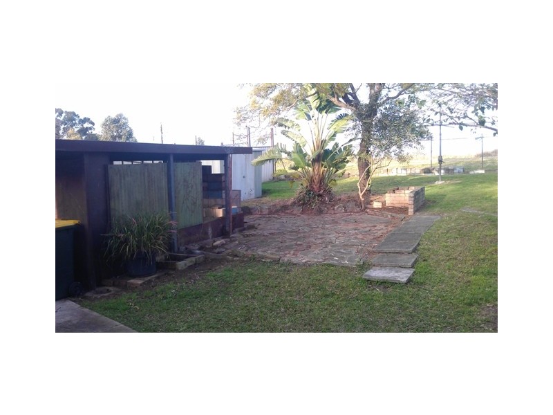 4 Twenty Second Ave, West Hoxton NSW 2171