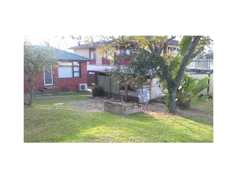 4 Twenty Second Ave, West Hoxton NSW 2171