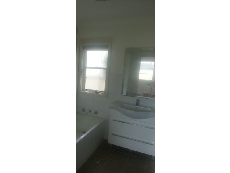 6 Bossley Ave, Liverpool NSW 2170