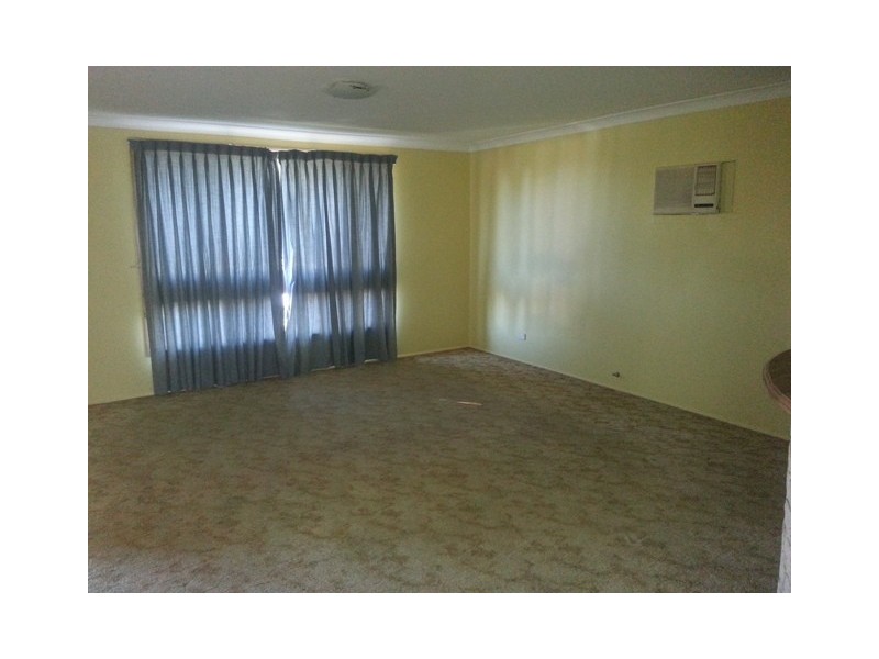 5 Graphite Pl, Eagle Vale NSW 2558