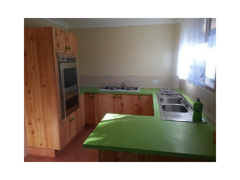 5 Graphite Pl, Eagle Vale NSW 2558