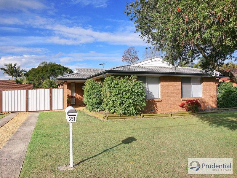 29 Templeton Cres, Moorebank NSW 2170