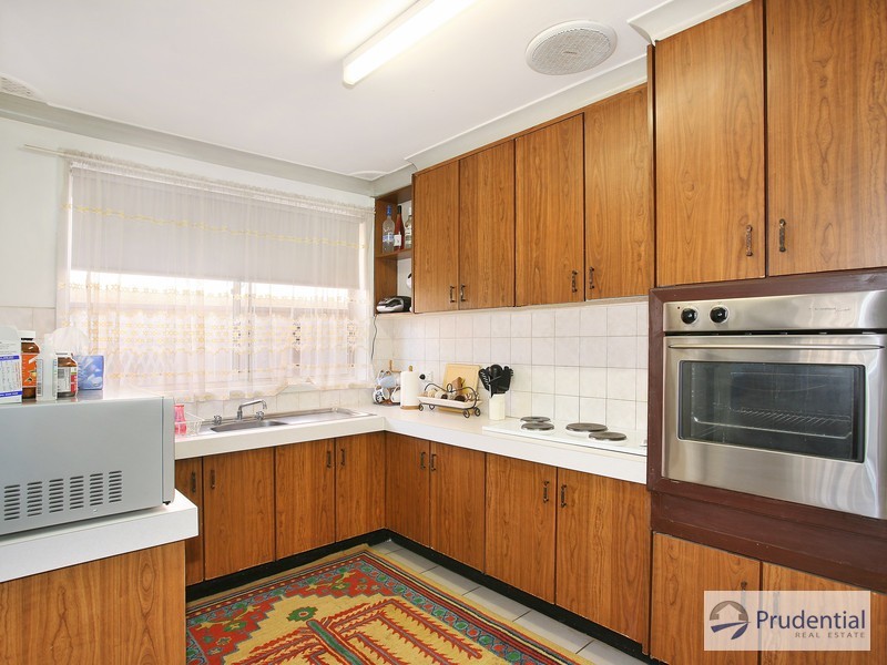 29 Templeton Cres, Moorebank NSW 2170