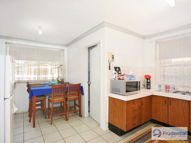 29 Templeton Cres, Moorebank NSW 2170