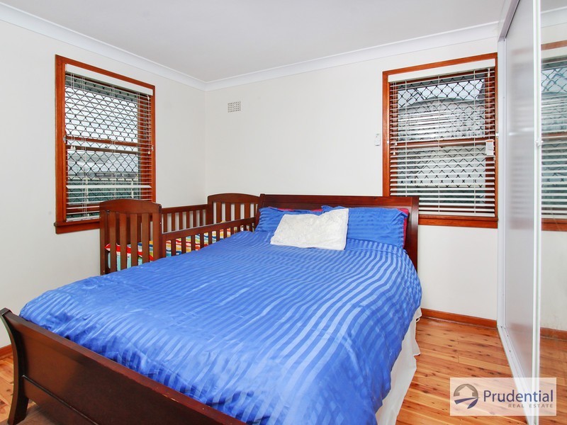 12 Bare Ave, Lurnea NSW 2170