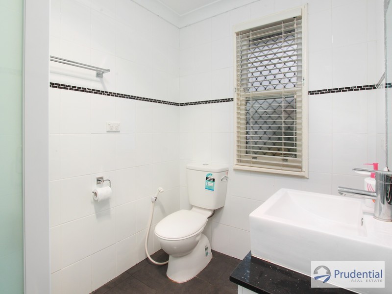 12 Bare Ave, Lurnea NSW 2170