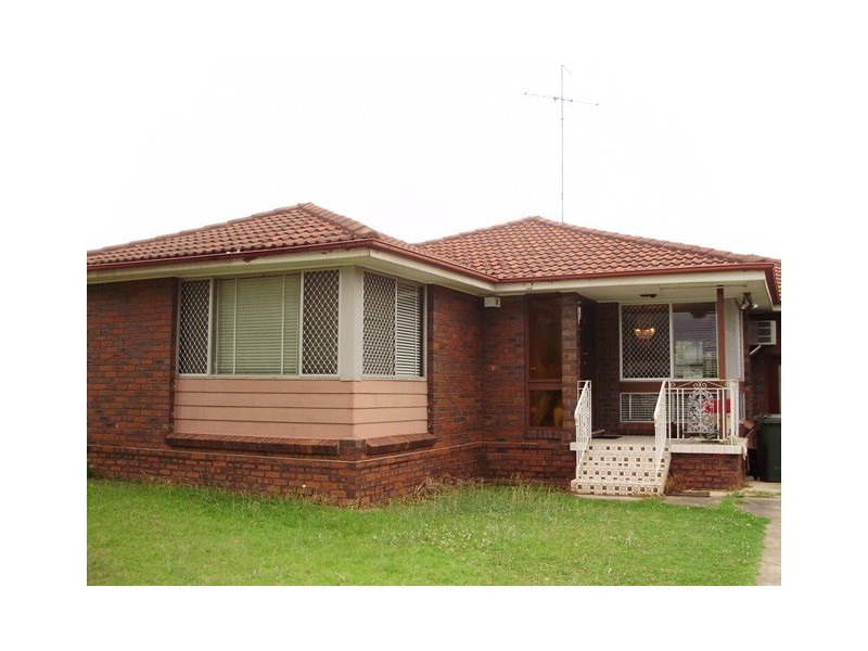 60 Hillview Pde, Lurnea NSW 2170