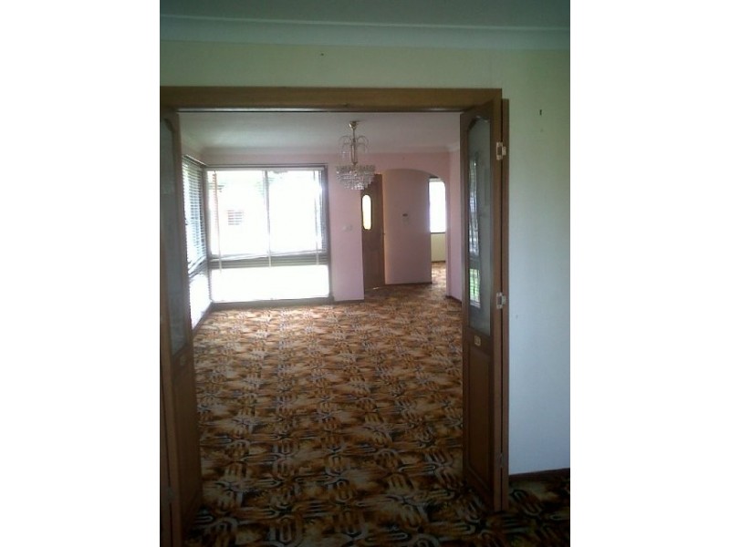 60 Hillview Pde, Lurnea NSW 2170