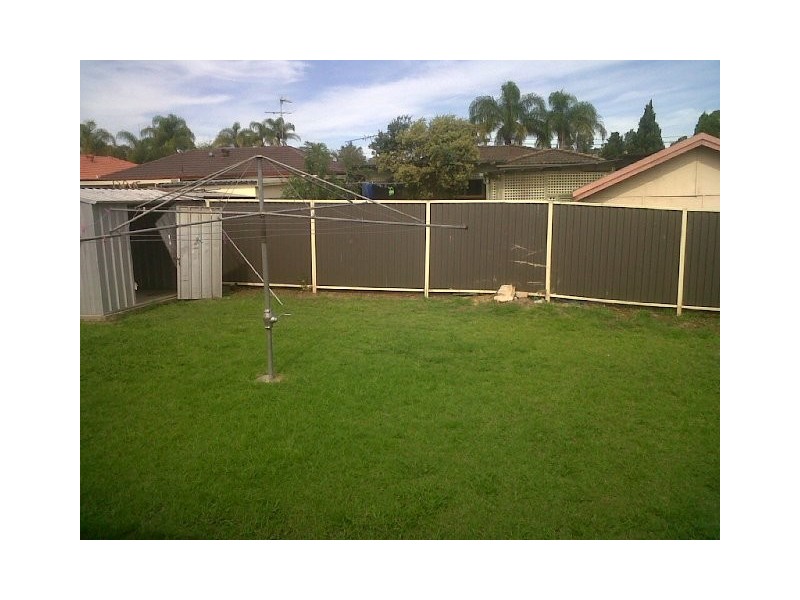 60 Hillview Pde, Lurnea NSW 2170