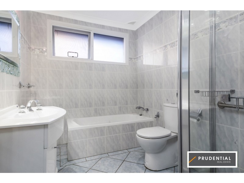 8 Tuscan Place, Casula NSW 2170