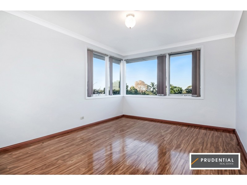 8 Tuscan Place, Casula NSW 2170