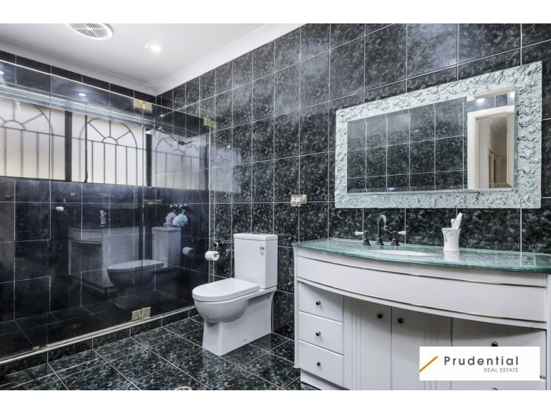 6 Lester Street, Lurnea NSW 2170