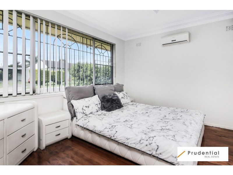 6 Lester Street, Lurnea NSW 2170