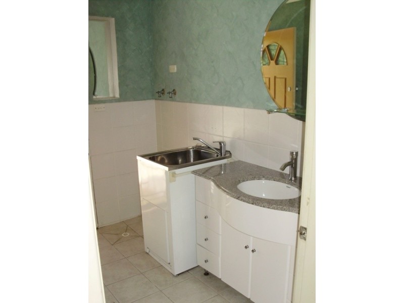 10 Bratsell St, Moorebank NSW 2170