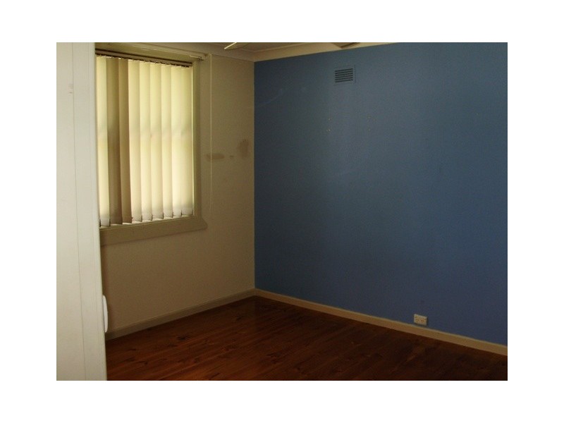 10 Bratsell St, Moorebank NSW 2170