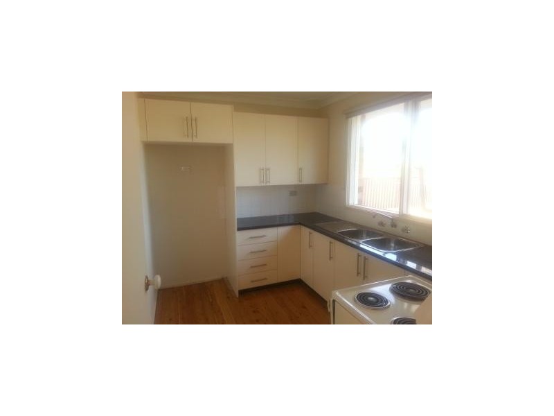 22 Paine Ave, Moorebank NSW 2170