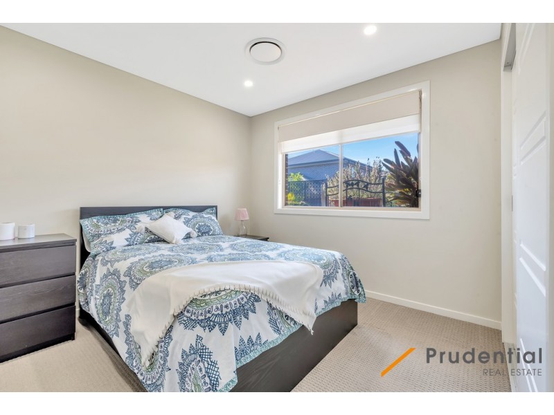 5 Pentland Street, Middleton Grange NSW 2171