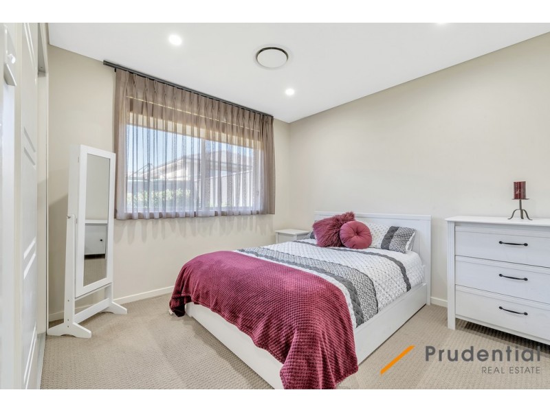 5 Pentland Street, Middleton Grange NSW 2171