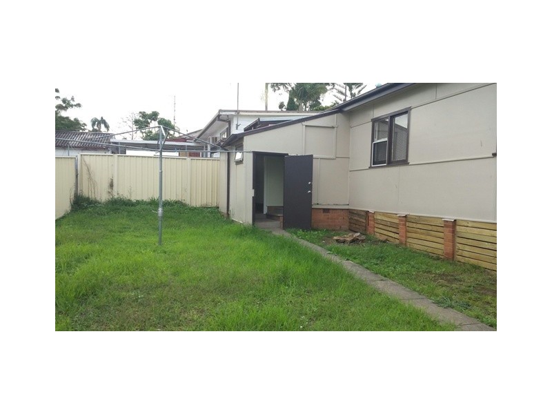 12 Phyllis St, Mount Pritchard NSW 2170