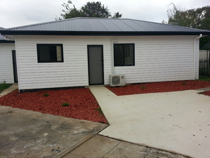 2/11 Tripp Place, Warwick Farm NSW 2170