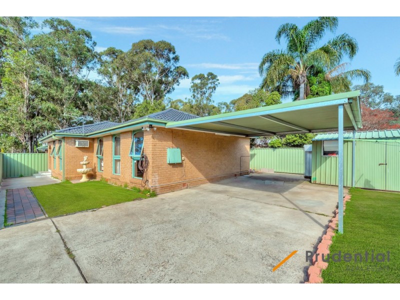 10 Kemmel Close, Bossley Park NSW 2176