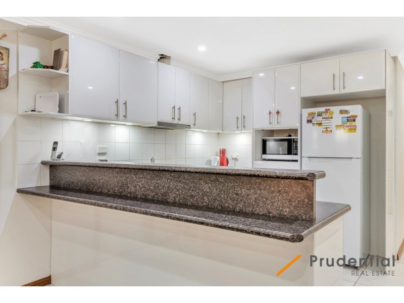 10 Kemmel Close, Bossley Park NSW 2176