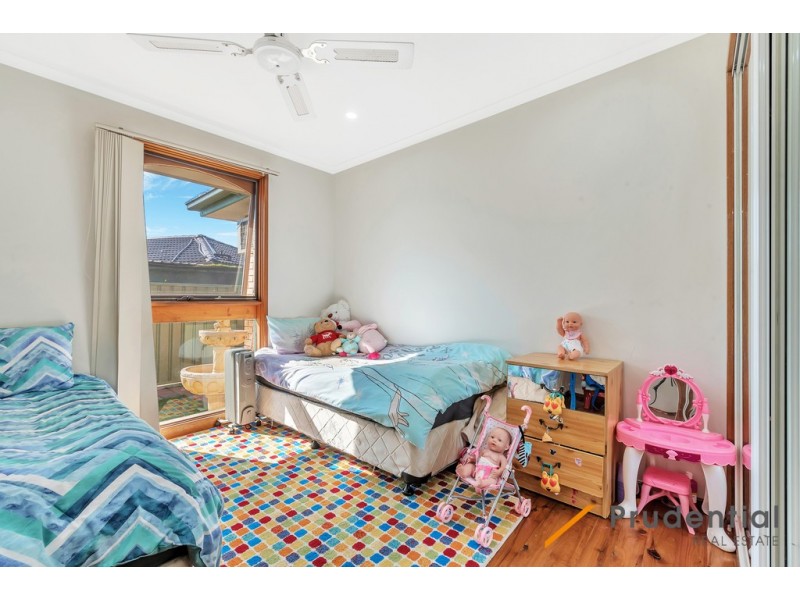 10 Kemmel Close, Bossley Park NSW 2176