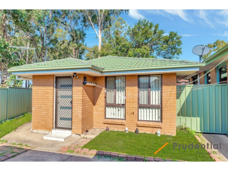 10 Kemmel Close, Bossley Park NSW 2176