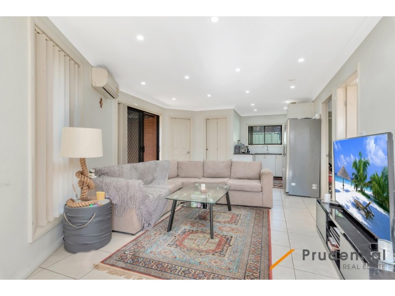 10 Kemmel Close, Bossley Park NSW 2176