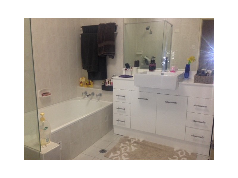 21/2 Mead Dr, Chipping Norton NSW 2170