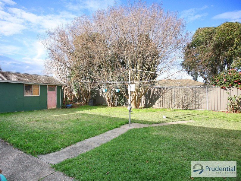 15 Templeton Cres, Moorebank NSW 2170