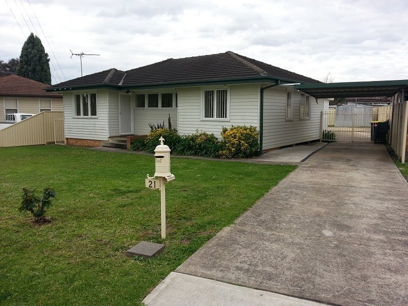 21 Wych Ave, Lurnea NSW 2170