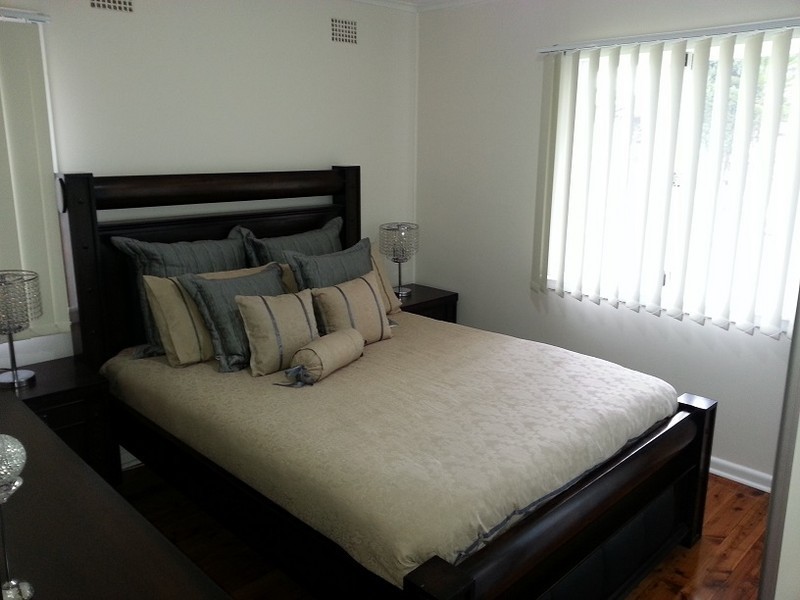 21 Wych Ave, Lurnea NSW 2170