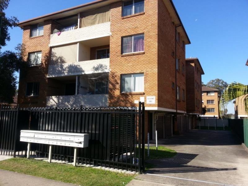 10/8 Drummond Street, Warwick Farm NSW 2170