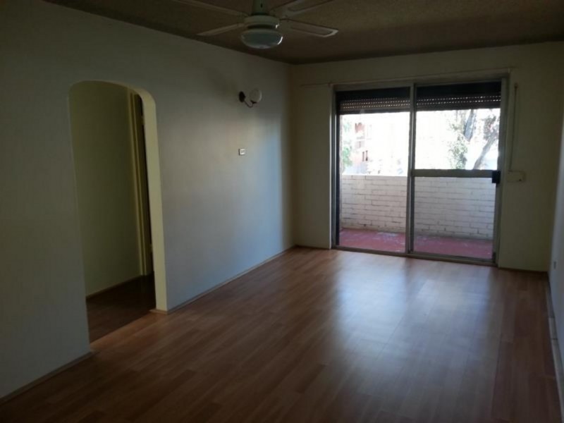 10/8 Drummond Street, Warwick Farm NSW 2170