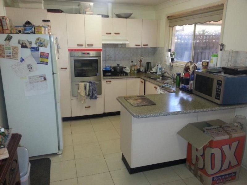 6 Corrin Court, Wattle Grove NSW 2173