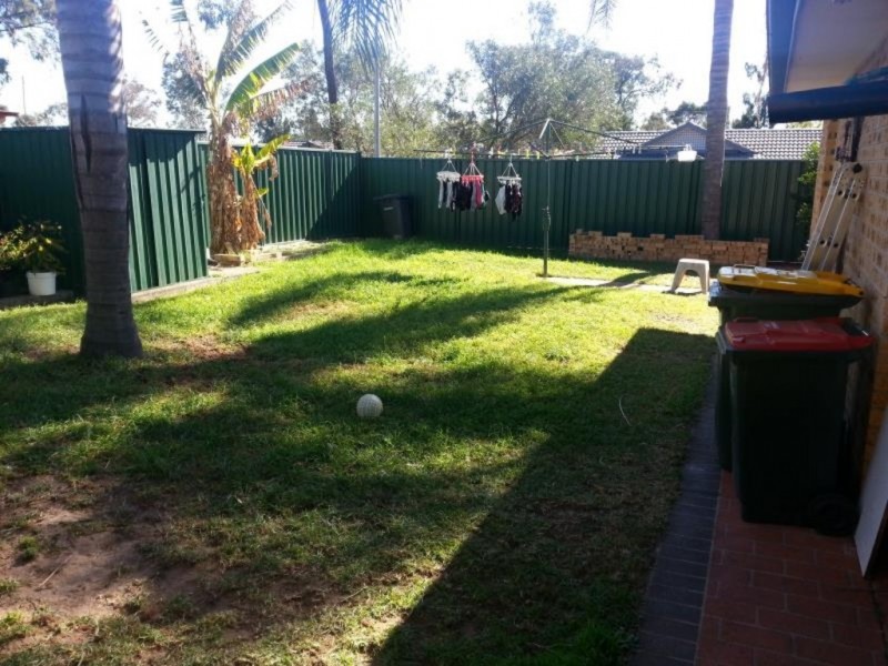 6 Corrin Court, Wattle Grove NSW 2173