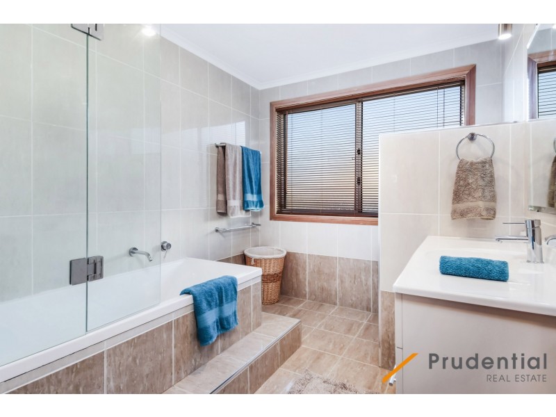 7 Bridport Close, West Hoxton NSW 2171