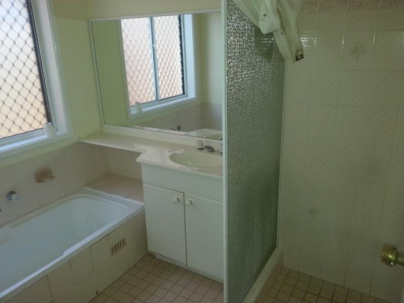 25 Sparrow Lane, Green Valley NSW 2168