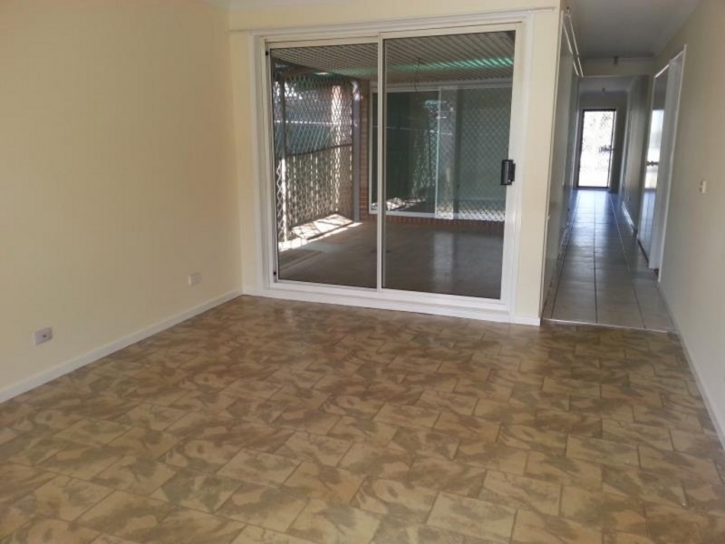 25 Sparrow Lane, Green Valley NSW 2168