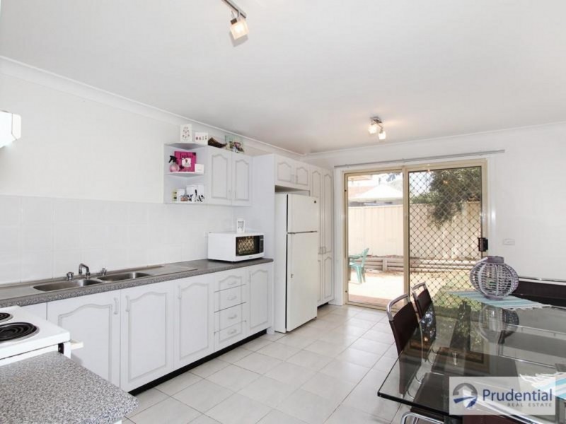 8/6 Lang Road, Casula NSW 2170