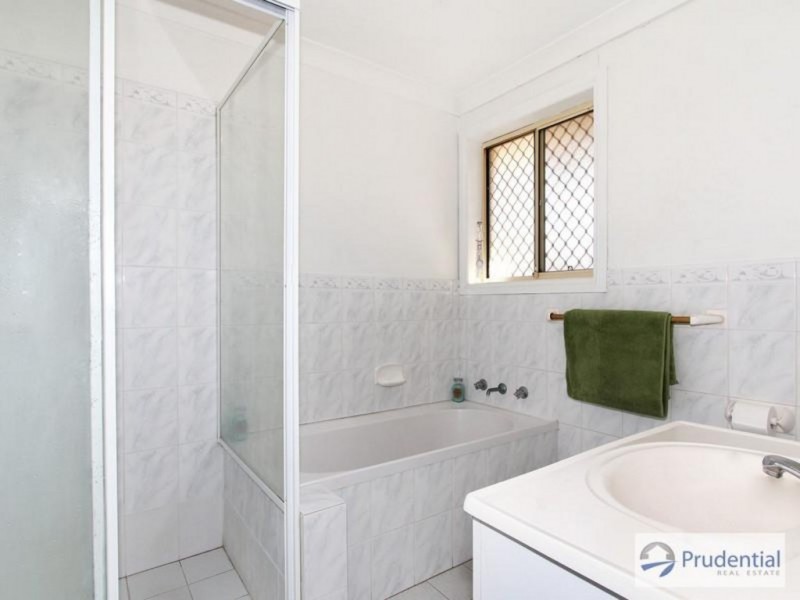 8/6 Lang Road, Casula NSW 2170