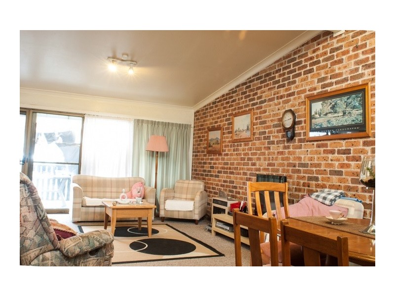 15 Highland Ave, Roselands NSW 2196