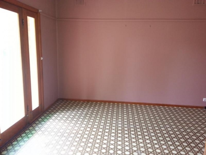 5 St Pauls Cres, Liverpool NSW 2170